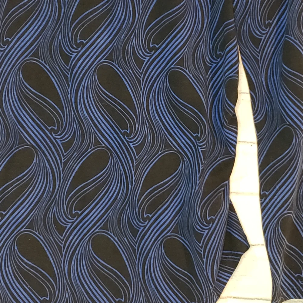 Michael Kors blue and black scoop neck top. - Picture 4 of 5